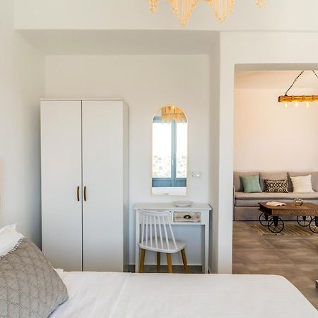 Santorossa Luxury Villas Emporio  外观 照片