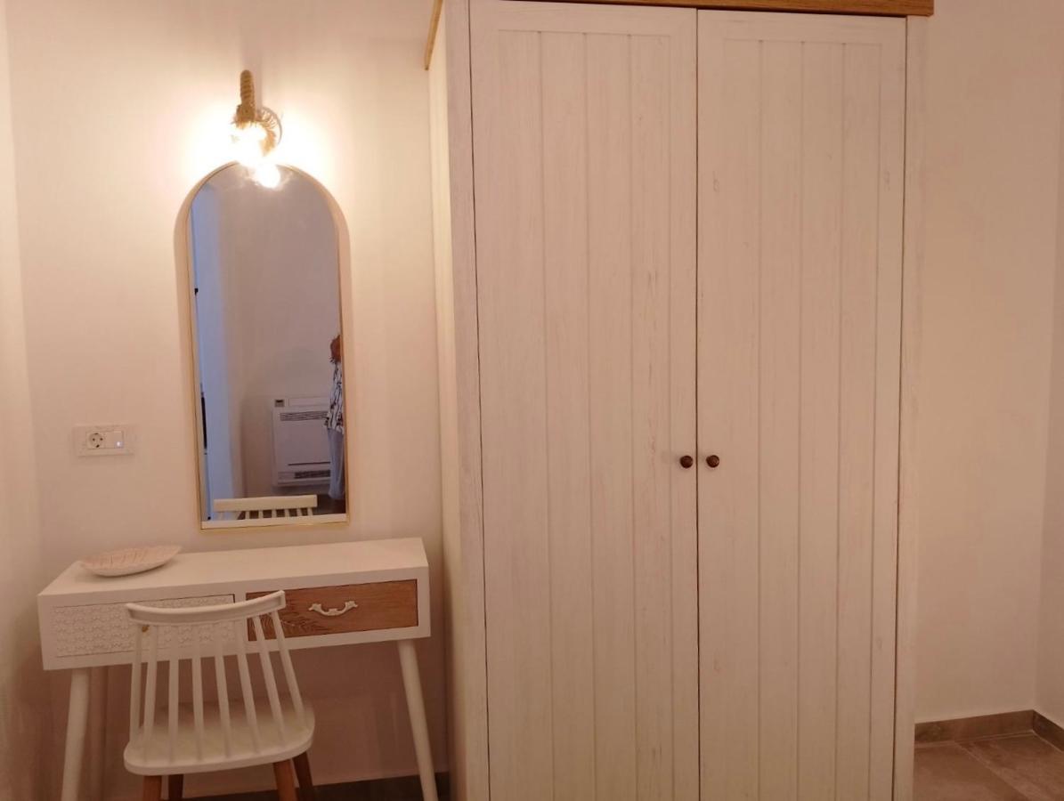 Santorossa Luxury Villas Emporio  外观 照片