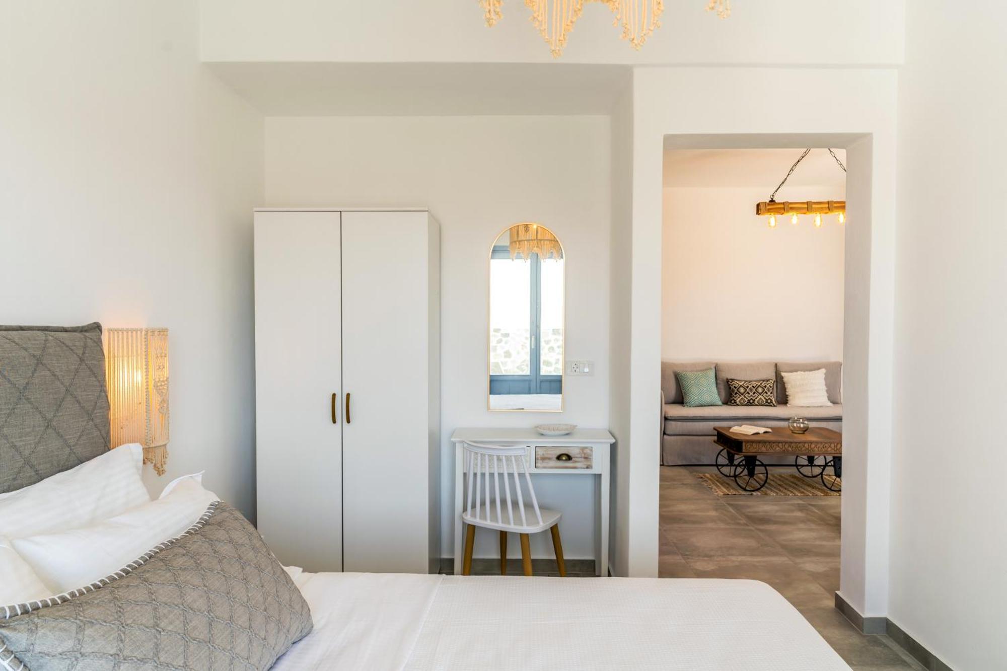 Santorossa Luxury Villas Emporio  外观 照片