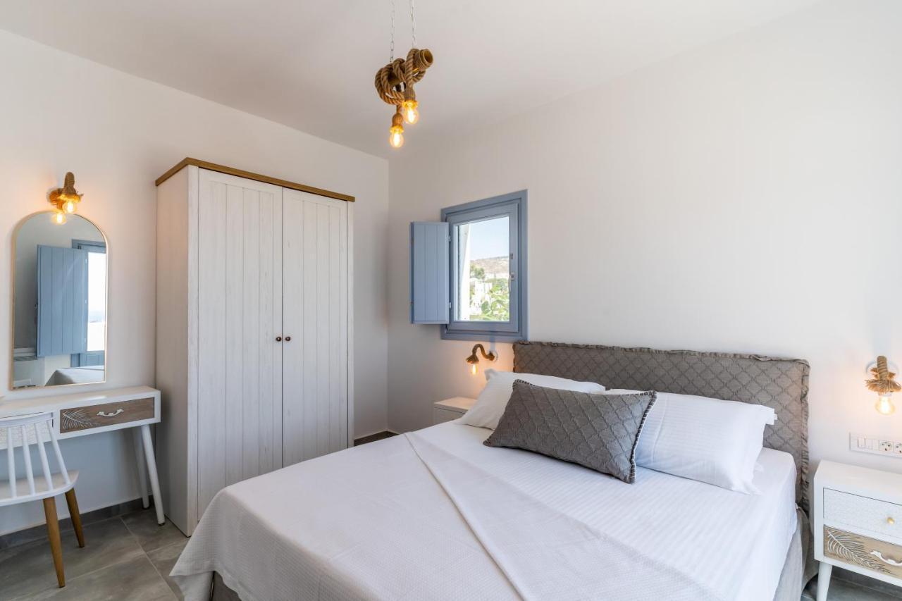 Santorossa Luxury Villas Emporio  外观 照片