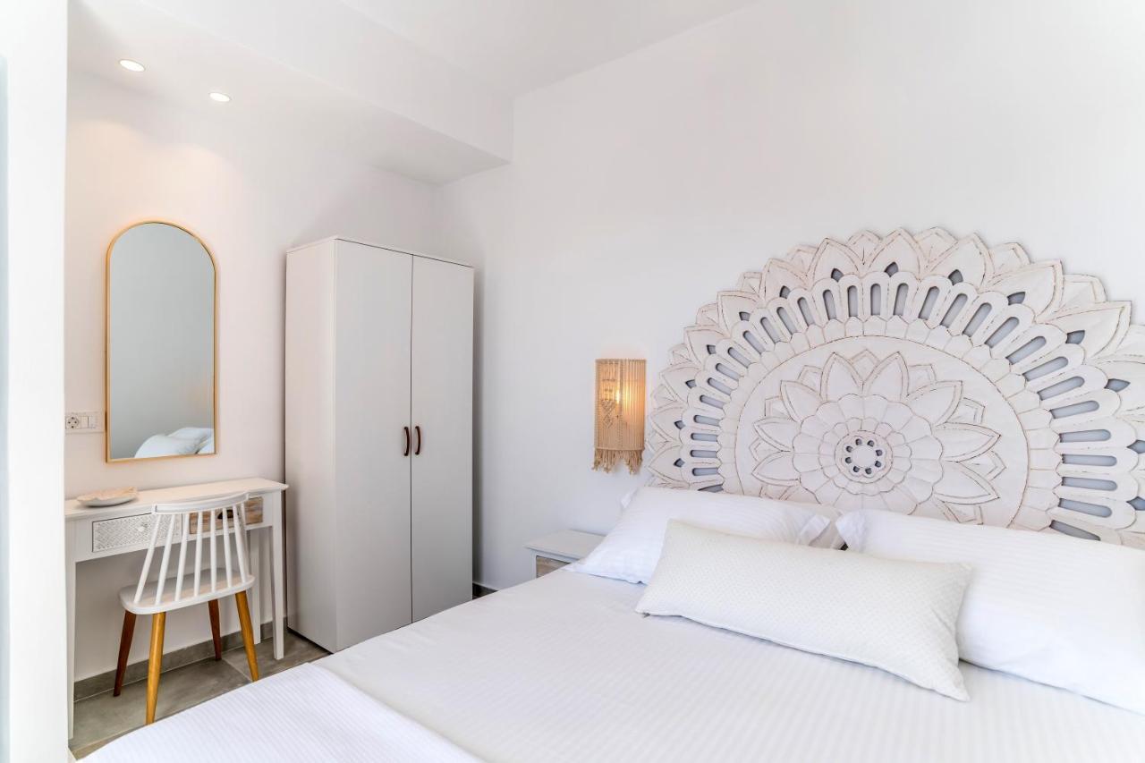 Santorossa Luxury Villas Emporio  外观 照片