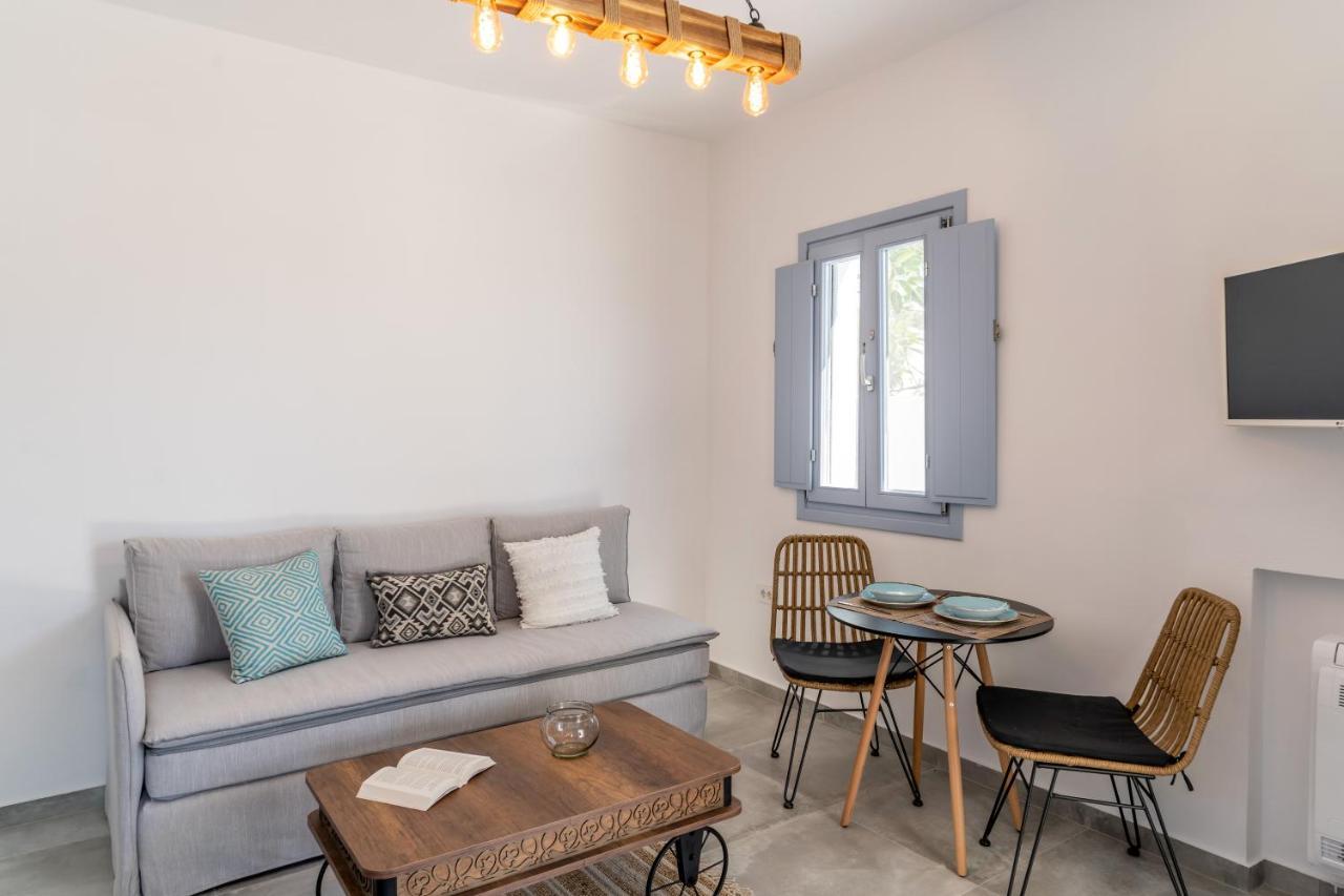 Santorossa Luxury Villas Emporio  外观 照片