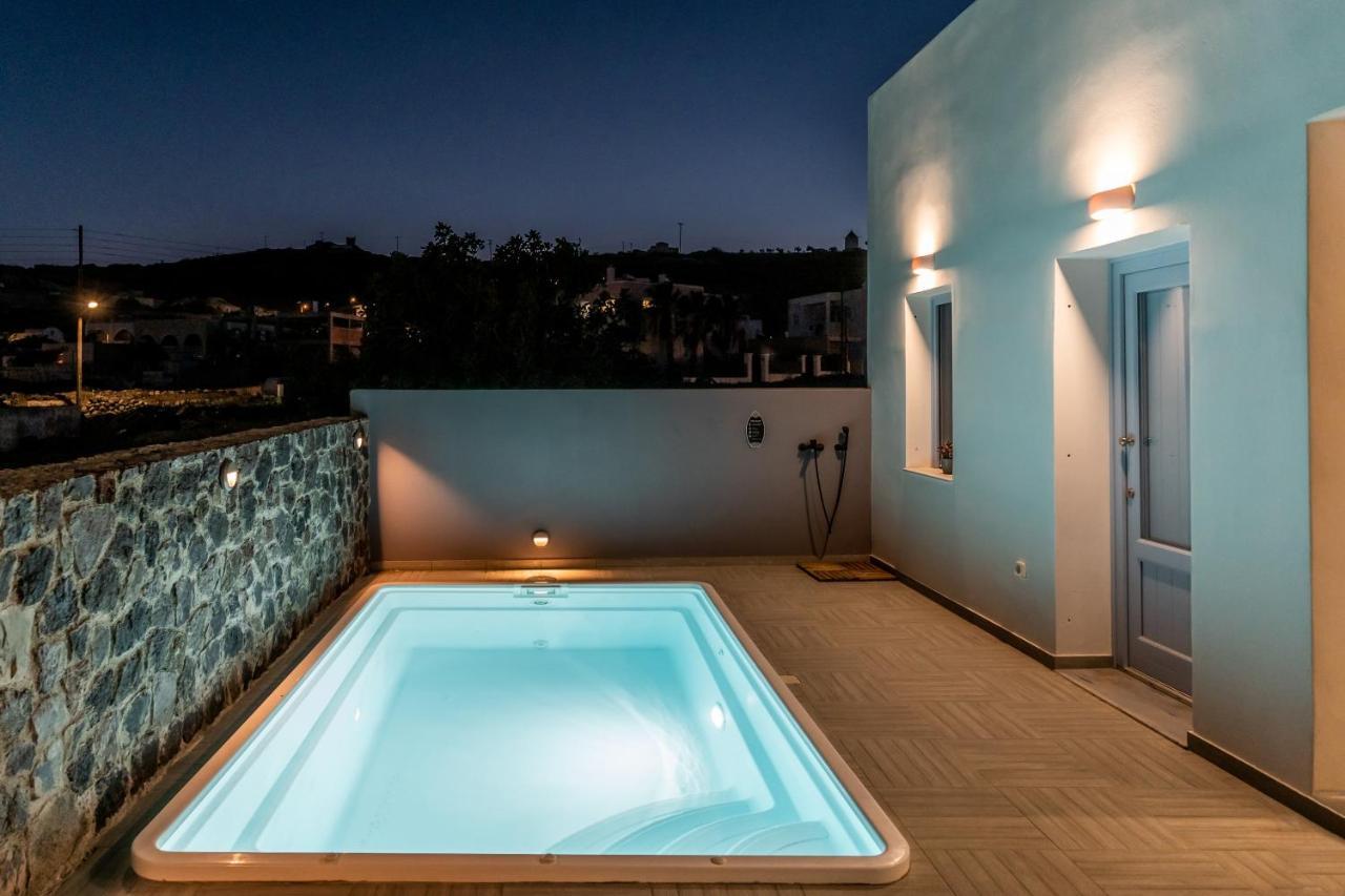 Santorossa Luxury Villas Emporio  外观 照片