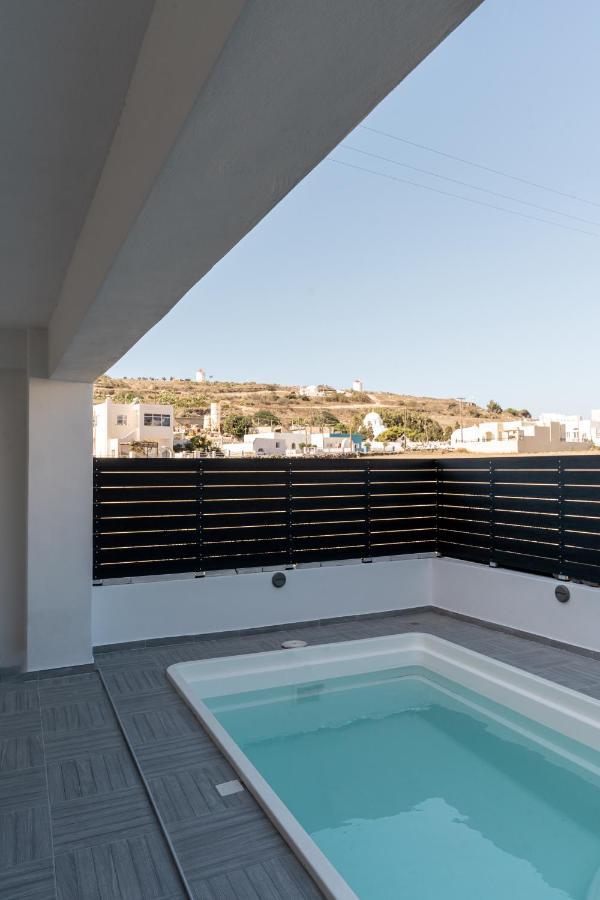 Santorossa Luxury Villas Emporio  外观 照片
