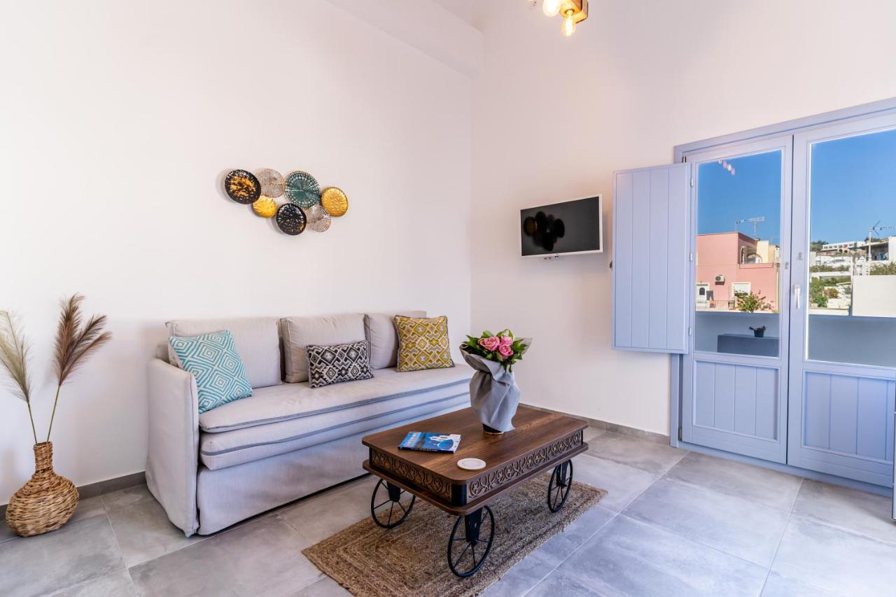 Santorossa Luxury Villas Emporio  外观 照片