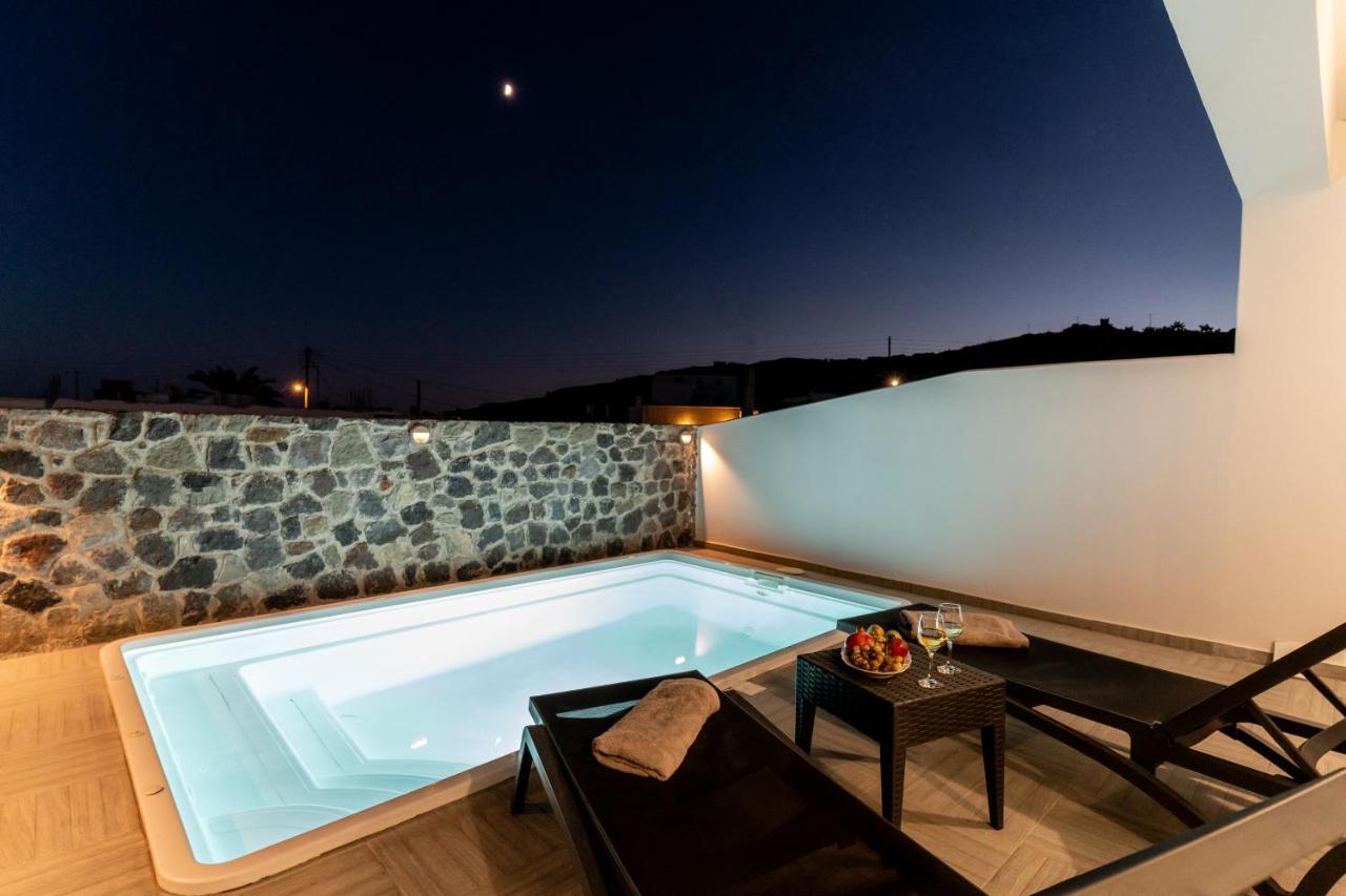 Santorossa Luxury Villas Emporio  外观 照片